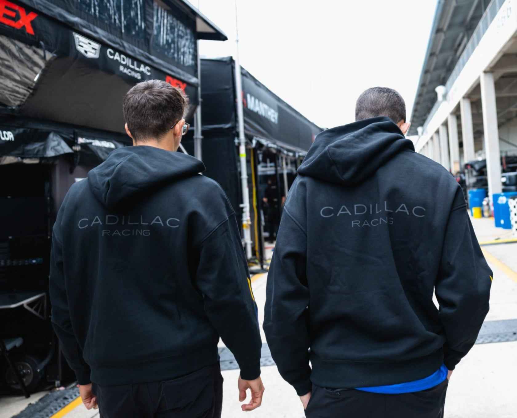 !★*GOLDEN ★★キャデラックプリント*ブラックパーカー Cadillac Outerwear & Fleece - Stay Warm in Style